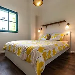 Homestay Entire House In The Center Of - Free Parking - Dragon Garden Pavilion *