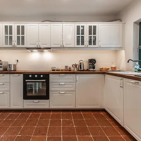 Entire House In The Center Of - Free Parking - Dragon Garden Pavilion * Liubliana