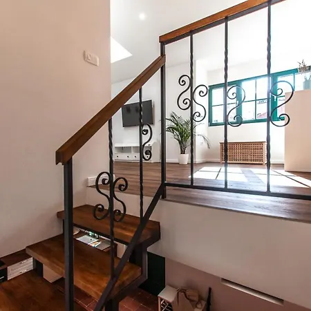 Entire House In The Center Of - Free Parking - Dragon Garden Pavilion Habitación en casa particular Liubliana