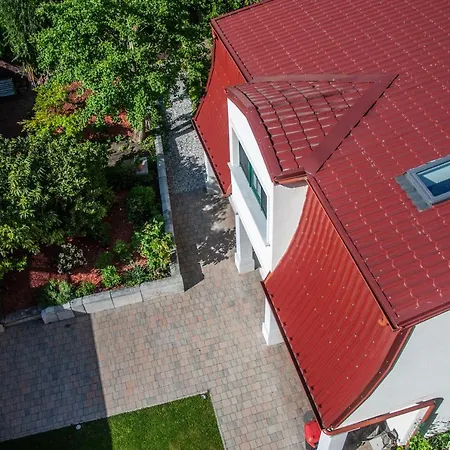 Entire House In The Center Of - Free Parking - Dragon Garden Pavilion