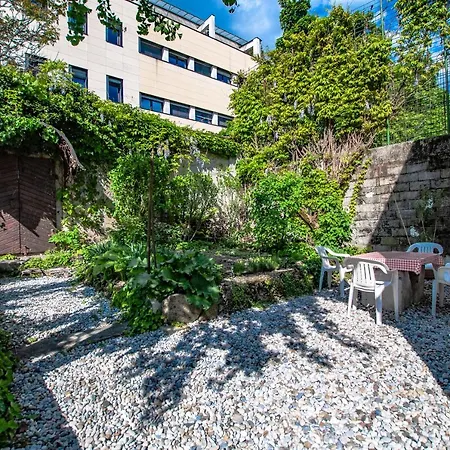 Entire House In The Center Of - Free Parking - Dragon Garden Pavilion Rum i privatbostad