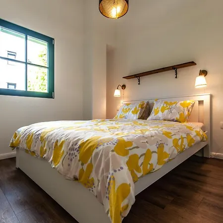 Homestay Entire House In The Center Of - Free Parking - Dragon Garden Pavilion *