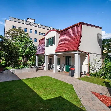 Nastanitev v družini Entire House In The Center Of - Free Parking - Dragon Garden Pavilion Ljubljana