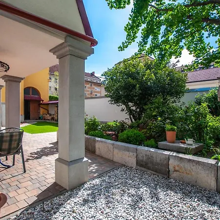 Entire House In The Center Of - Free Parking - Dragon Garden Pavilion Homestay Ljubljana