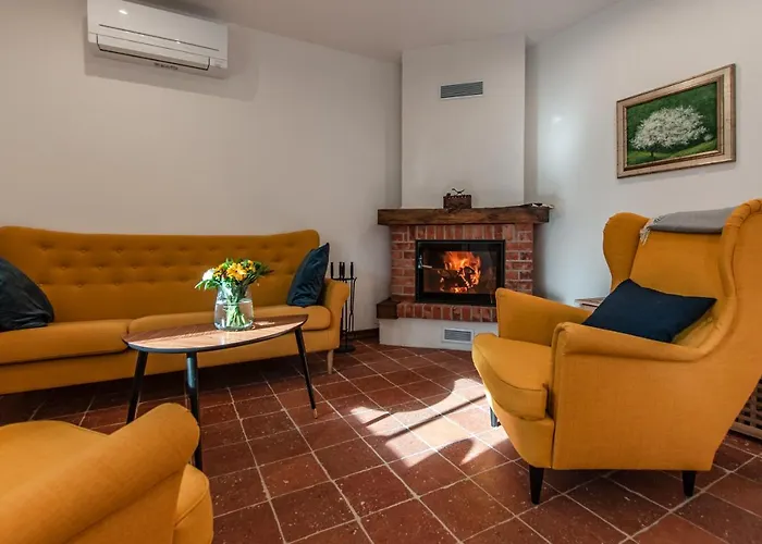 Entire House In The Center Of - Free Parking - Dragon Garden Pavilion Nastanitev v družini