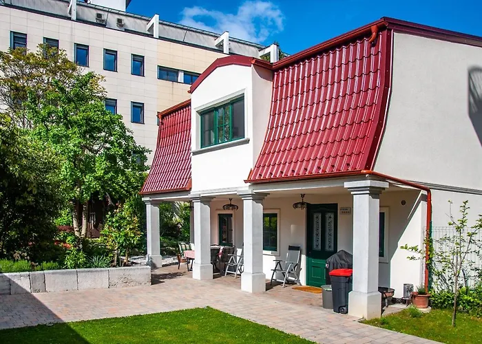 Entire House In The Center Of - Free Parking - Dragon Garden Pavilion Проживание в семье Любляна