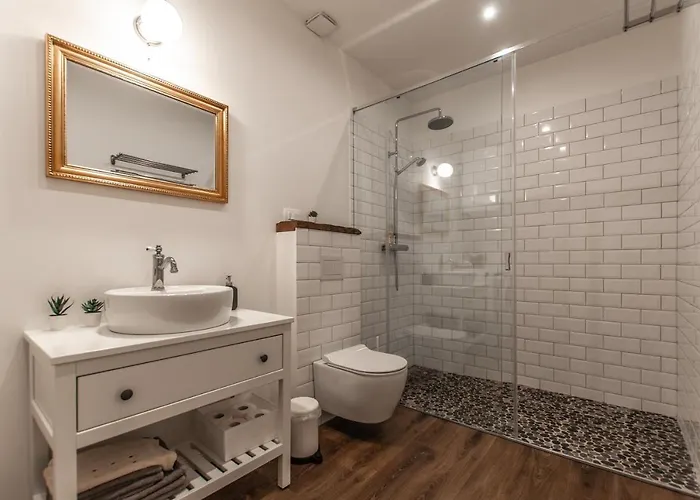 Проживание в семье Entire House In The Center Of - Free Parking - Dragon Garden Pavilion Любляна