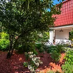 Entire House In The Center Of - Free Parking - Dragon Garden Pavilion *