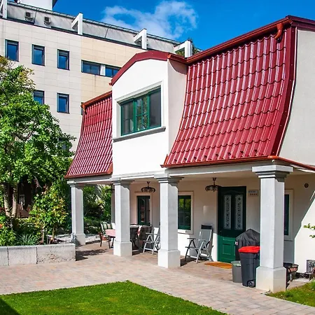 Entire House In The Center Of - Free Parking - Dragon Garden Pavilion Pansiyon Ljubljana