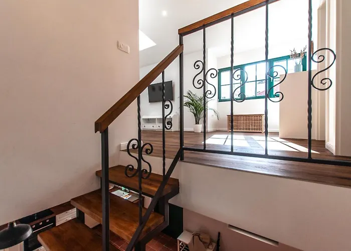 Entire House In The Center Of - Free Parking - Dragon Garden Pavilion Pansiyon Ljubljana