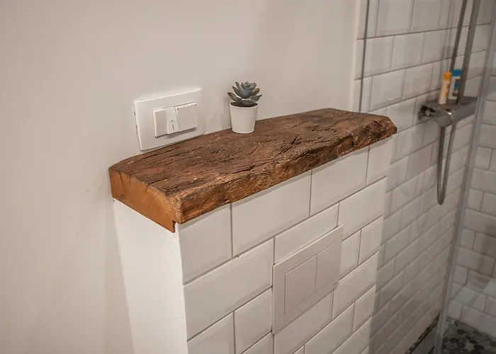 Entire House In The Center Of - Free Parking - Dragon Garden Pavilion Pansiyon *