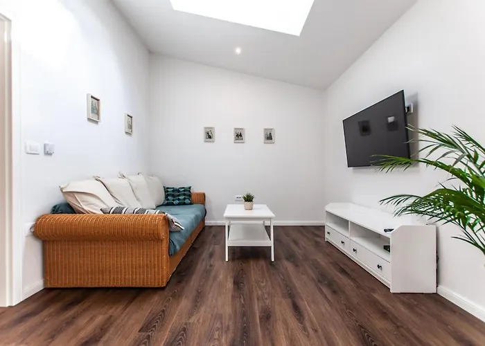 Pansiyon Entire House In The Center Of - Free Parking - Dragon Garden Pavilion