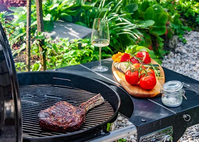 Entire House In The Center Of - Free Parking - Dragon Garden Pavilion Pansiyon *